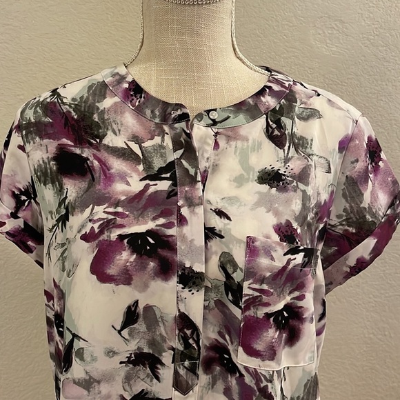 Women’s Simply Vera Wang White with Purple/Black/Green Floral Blouse  Medium - Picture 2 of 6